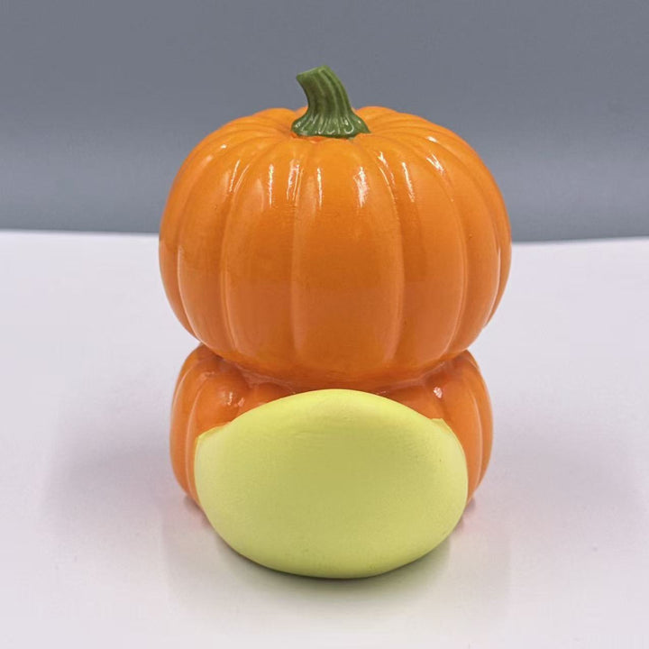 Funny rubber duck with berry pot cut Kalsten