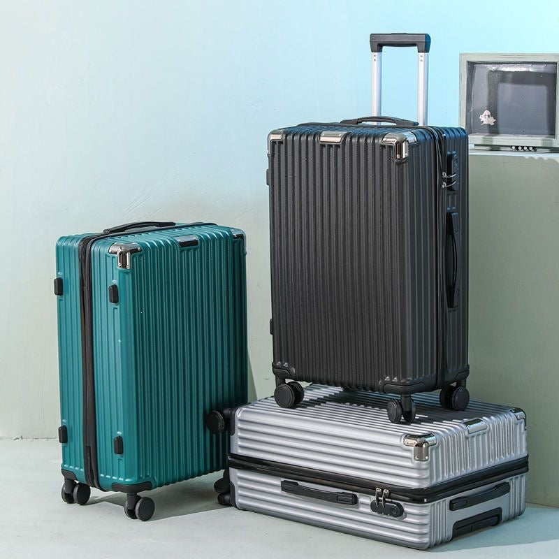 Hard shell suitcase with 360-degree wheel system and integrated safety feature Kalsten