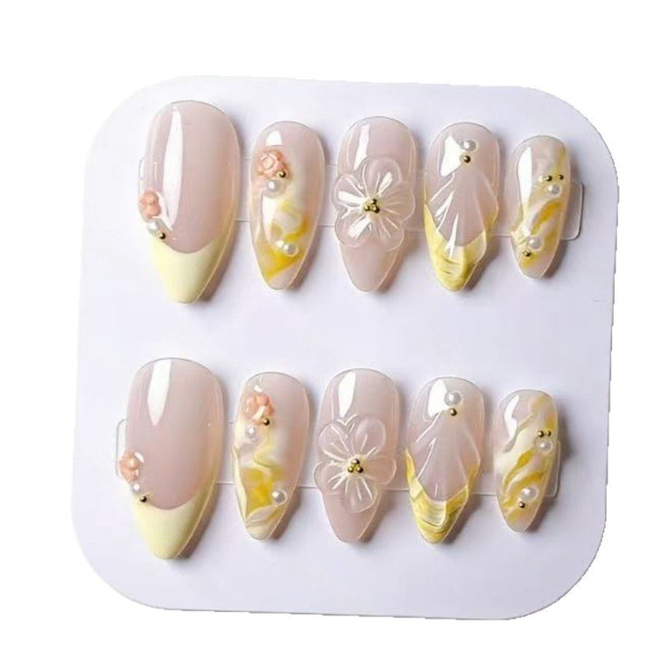 Artificial nails with floral and modern accents Kalsten
