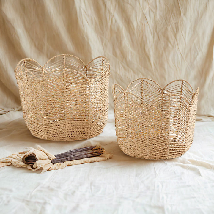 Handcrafted storage basket in leaf design Kalsten