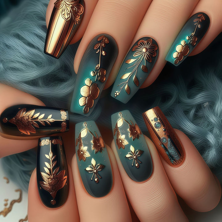 Artificial nails with floral gold embellishments Kalsten