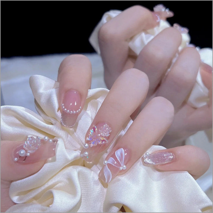 Artful nail designs with cat motif Kalsten