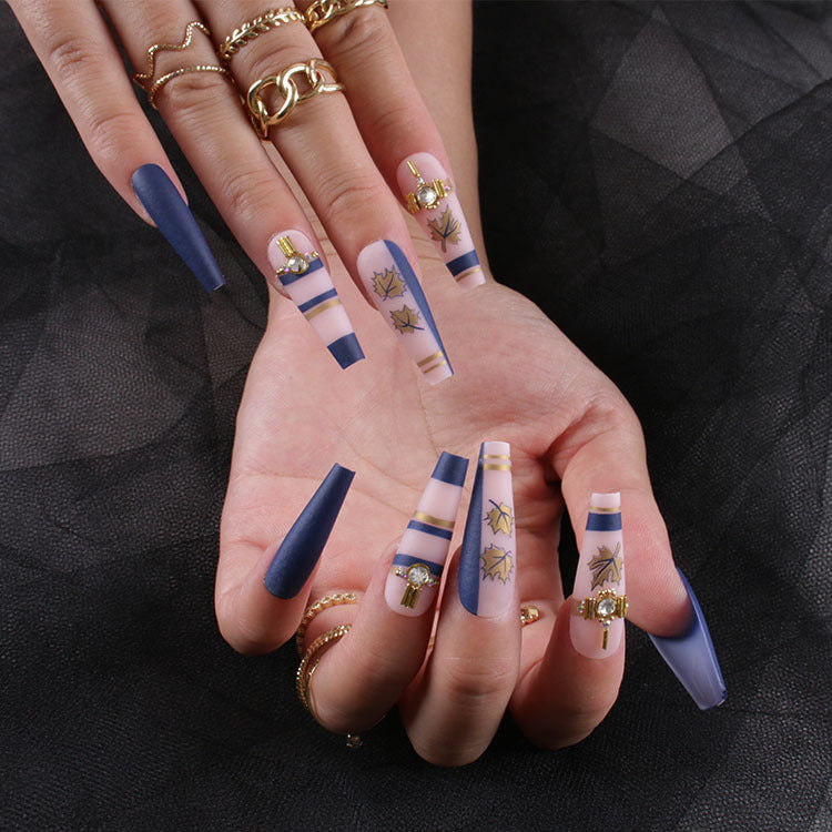 Artificial nail set with elegant leaf design and matte finish Kalsten