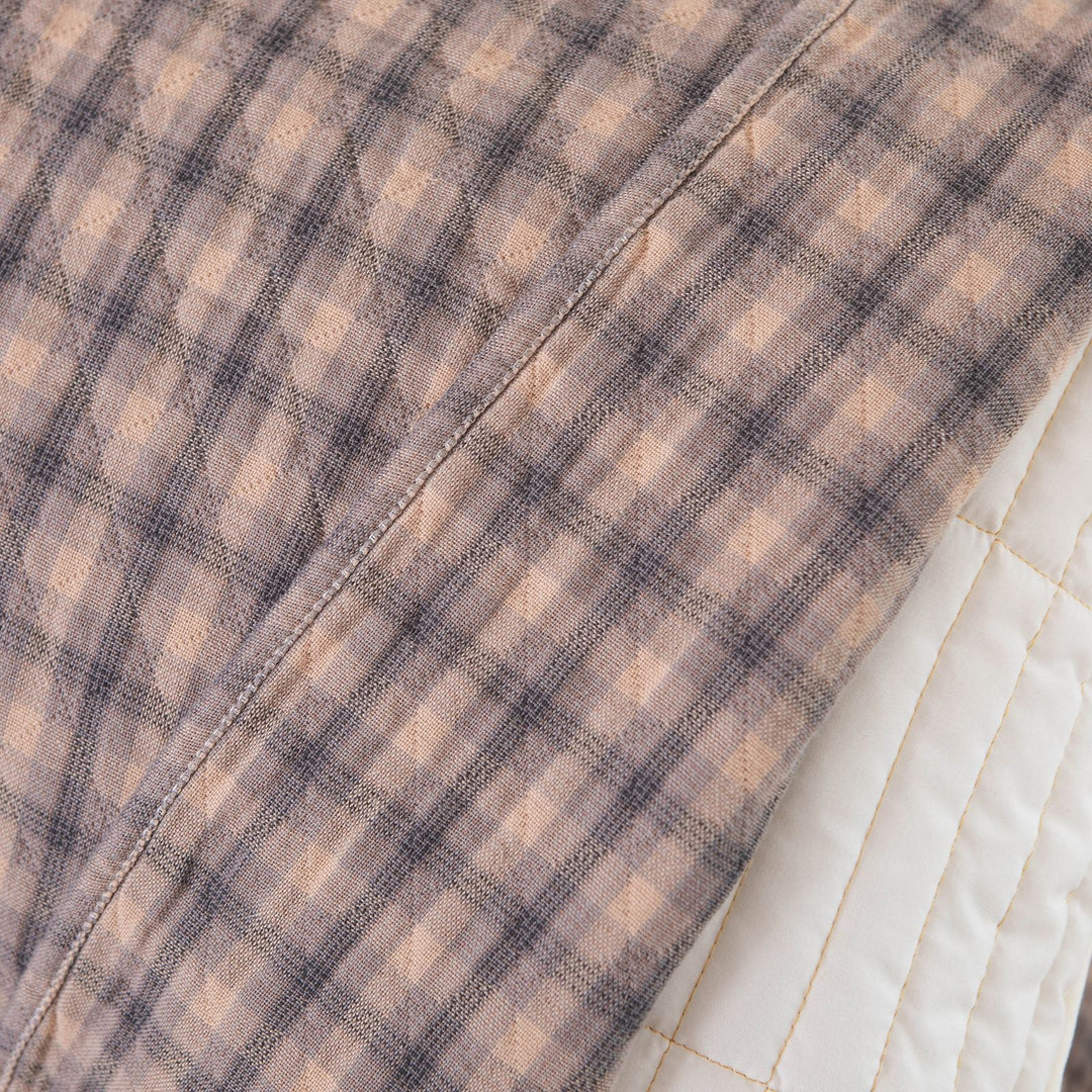 Ladies pillowcases with modern stripe pattern Kalsten