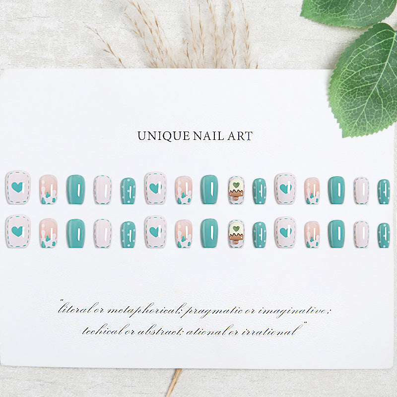 Nail set with intricate design Kalsten