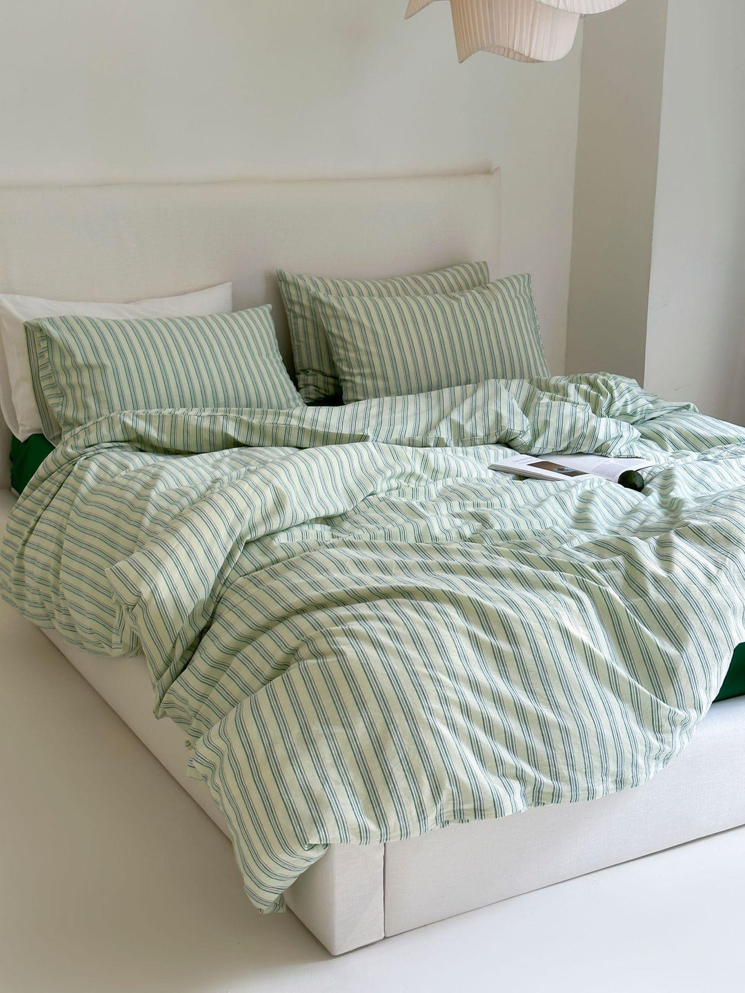 Duvet cover set made of cotton percale with fine pinstripe