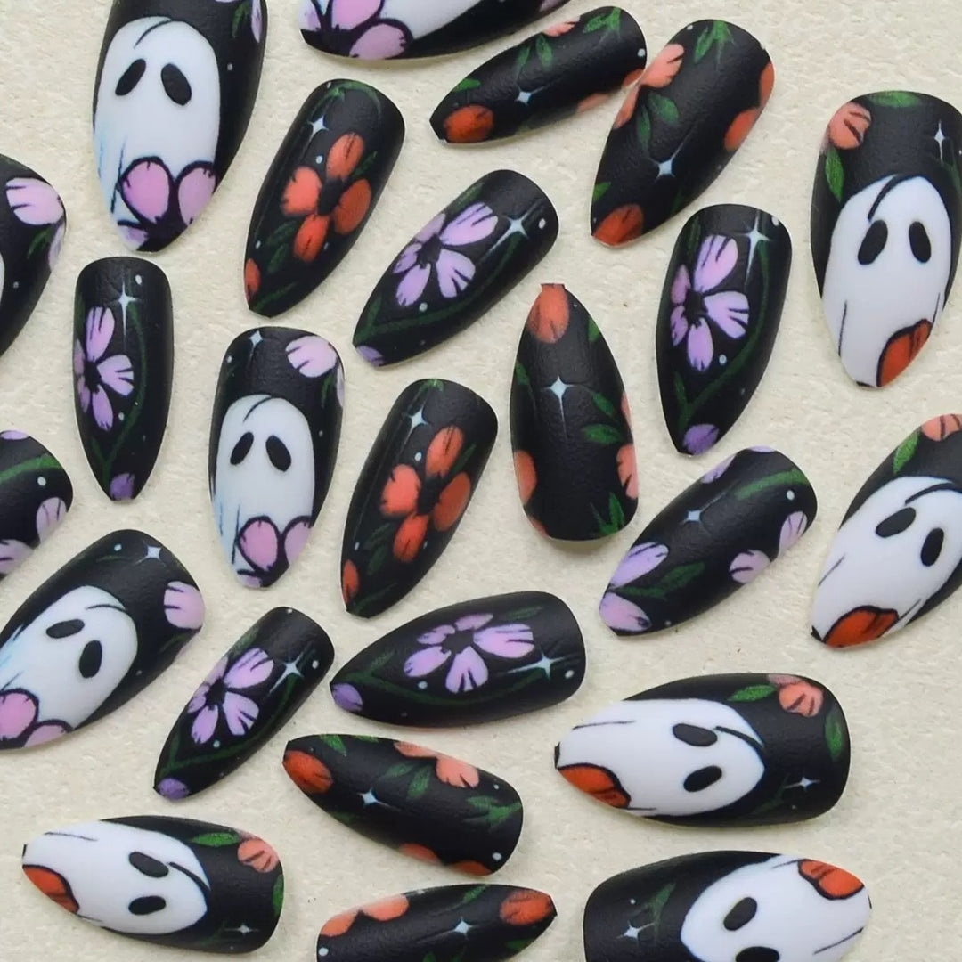 Artificial nail set with floral and spooky designs Kalsten