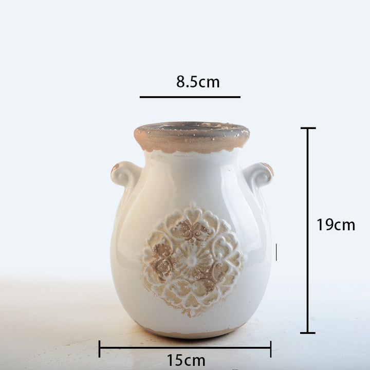 Elegant ceramic vase with decorative pattern Kalsten