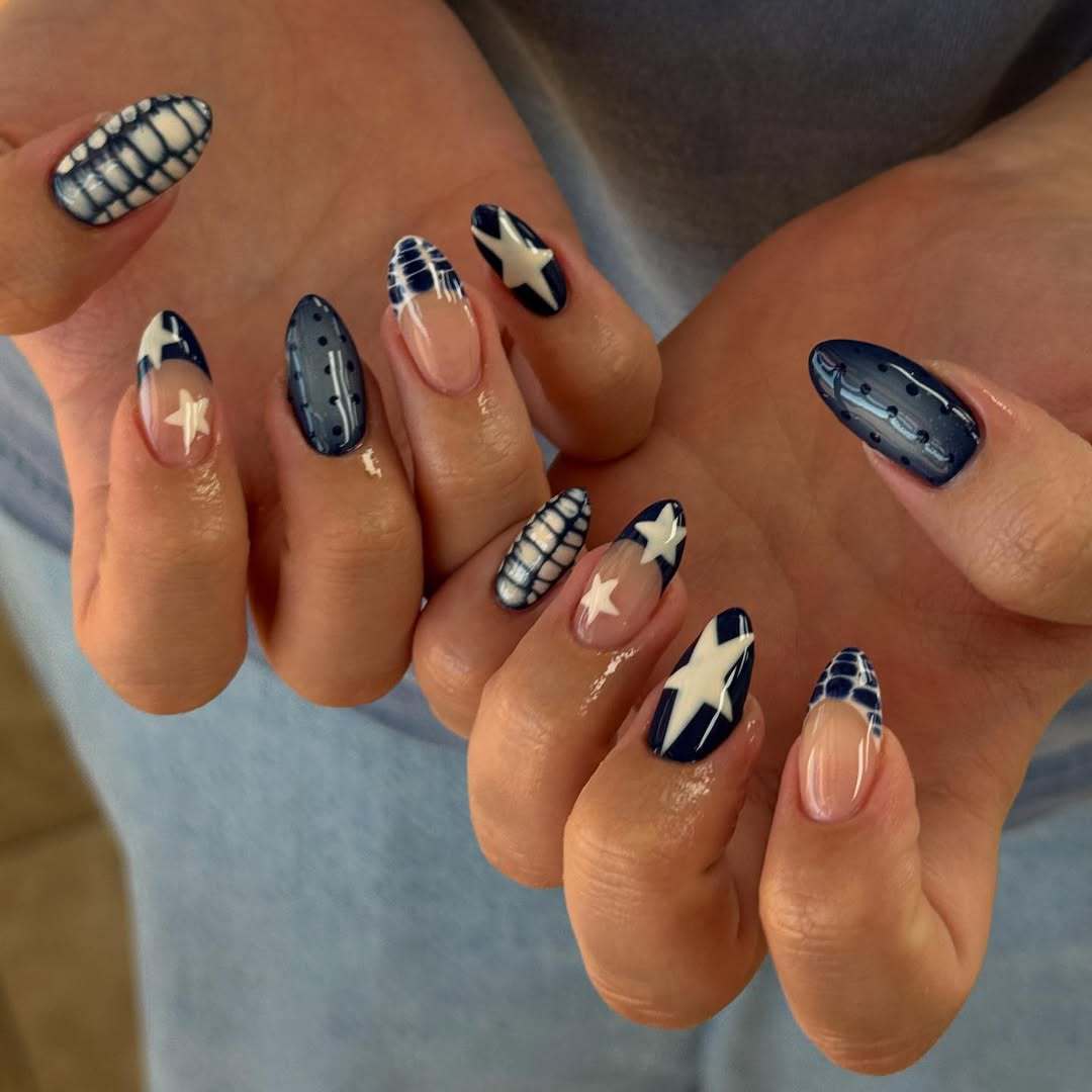 Acrylic Nail Set with Fashionable Star Design Kalsten