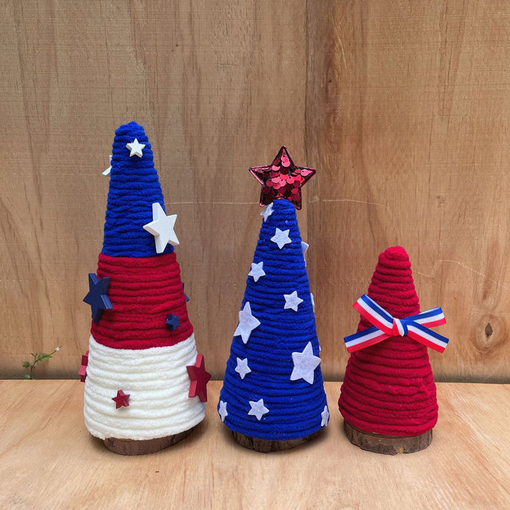 Unisex festive table tree made of knitted fleece with star topper and wooden base Kalsten