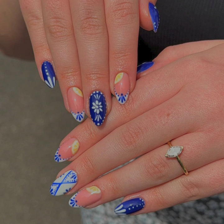 Artistic Floral Nail Art Set Kalsten