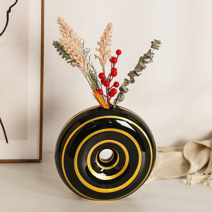 Modern and stylish ceramic vase Kalsten