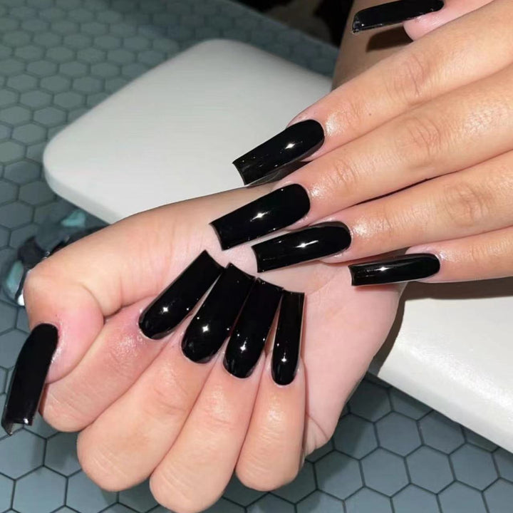 Artificial nail set with high-gloss, elegant tips Kalsten
