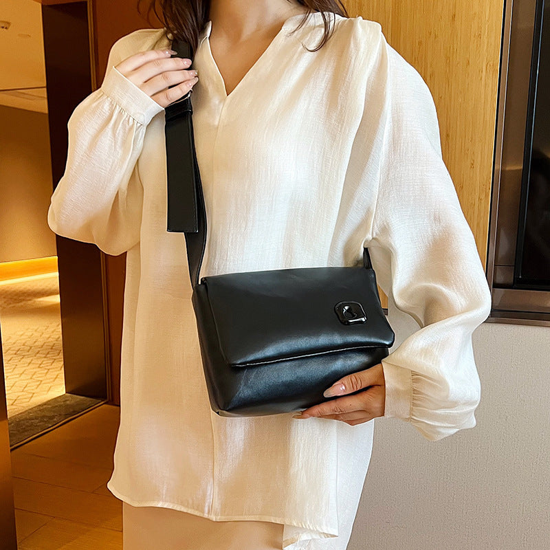 Sleek Crossbody Messenger Bag
