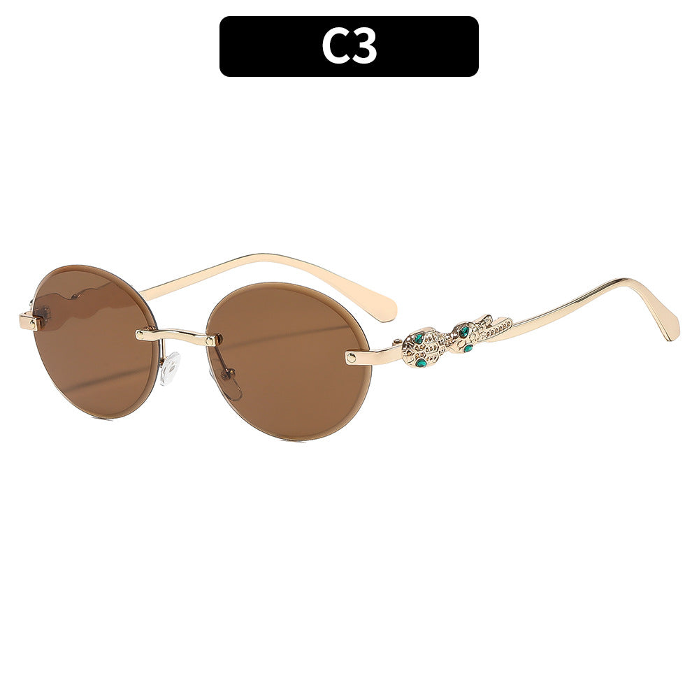 Fashion-Forward Round Frame Sunglasses with Ornate Details