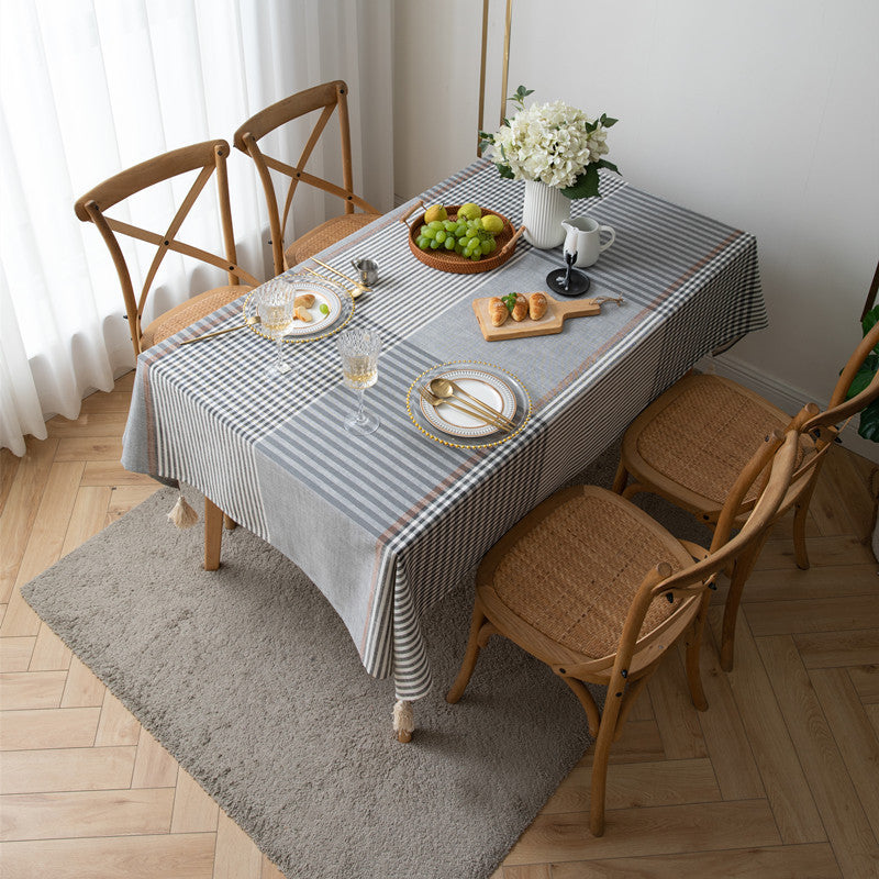 Elegant Checkered Tablecloth