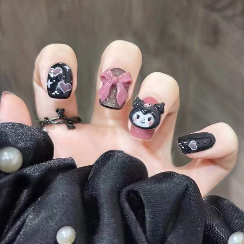 Nail art set with playful designs and 3D accents Kalsten