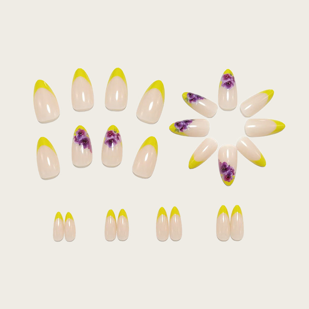 Nail art with playful flower and gradient color design Kalsten