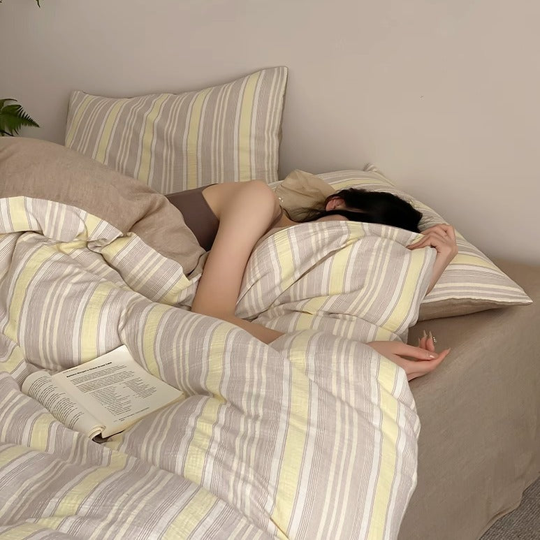 Reversible bedding set made of cotton-linen blend with fine stripe texture and fitted sheet
