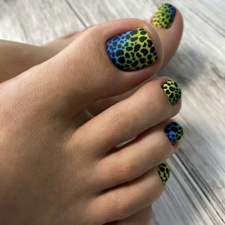Nail art set with creative animal pattern accents Kalsten