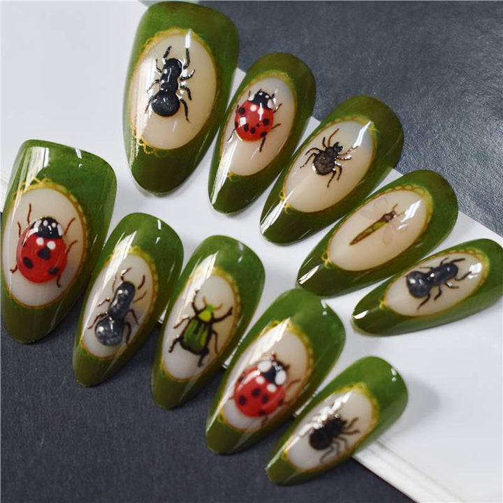 Artistic Bug-Inspired Press-On Nail Extensions Kalsten