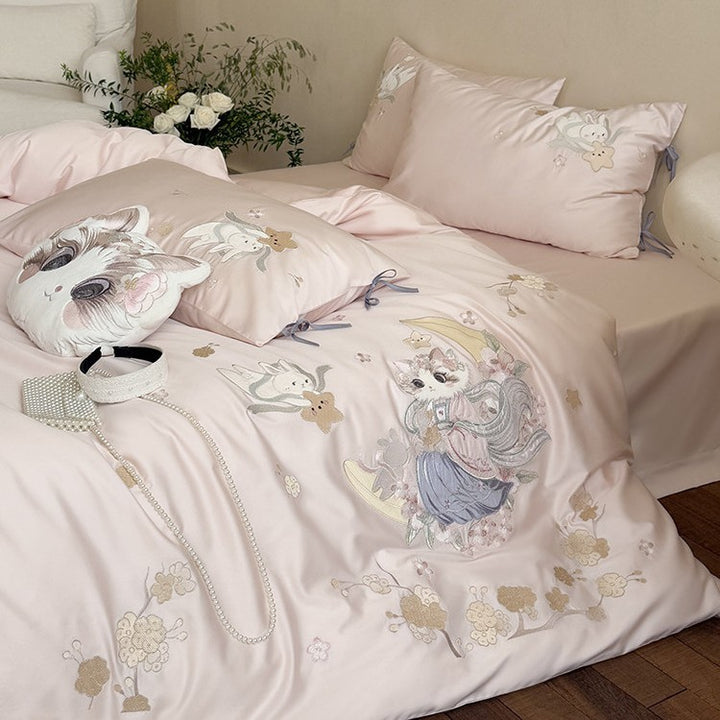 Exclusive satin bed linen set with detailed embroidery of cats and moon motif