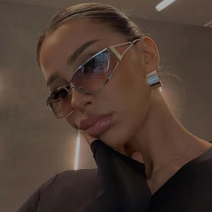 Ladies sporty sunglasses with modern frame Kalsten