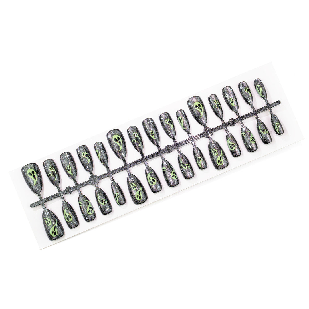 Spooky Ghost-Themed Press-On Nail Art Set