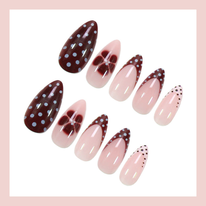 Artificial nail set with sweet chocolate and flower designs Kalsten