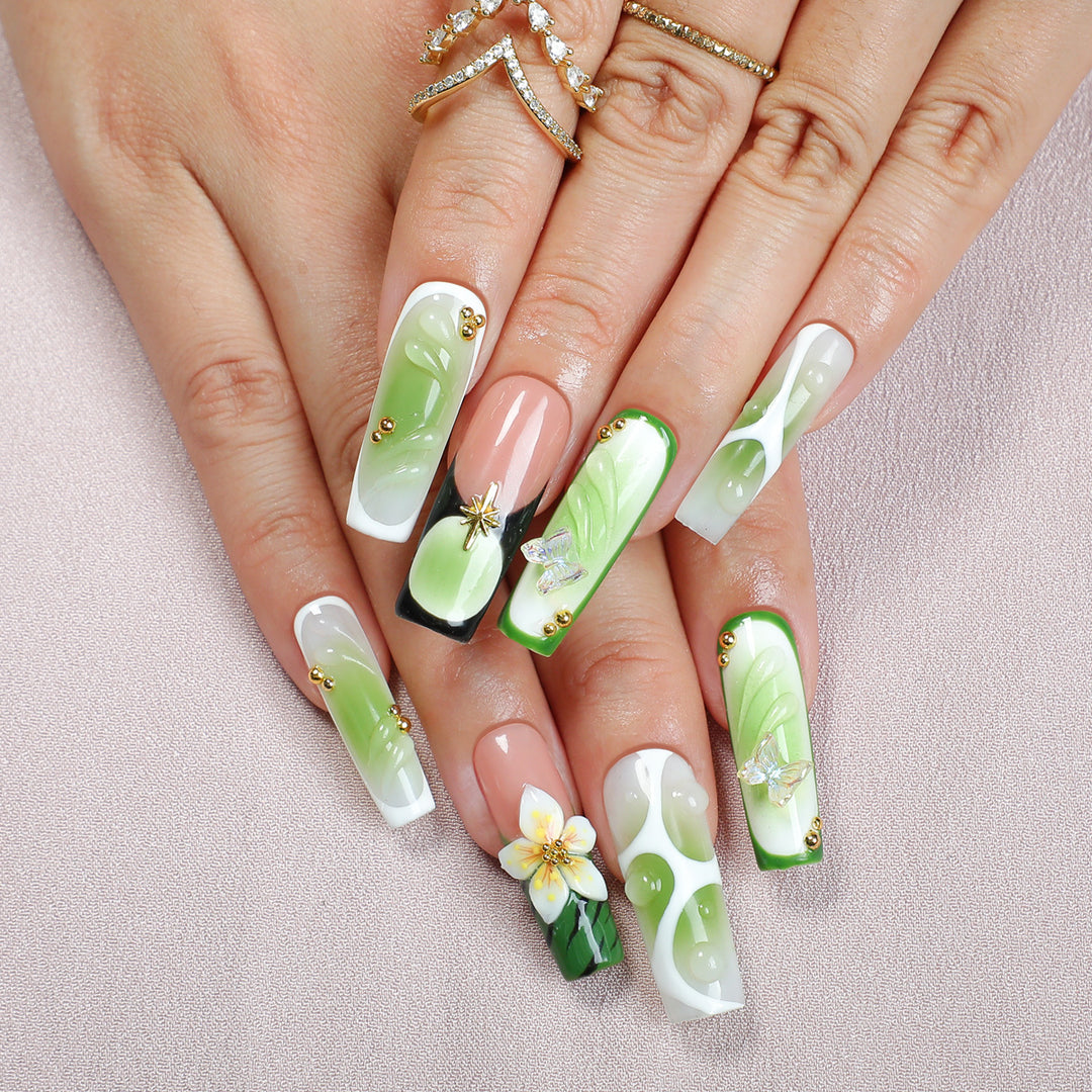 Creative nail art set with elegant floral decorations Kalsten