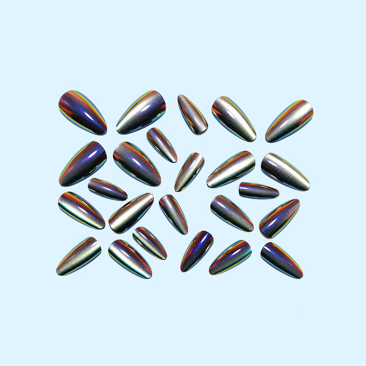 High-gloss artificial nails in modern metallic look Kalsten