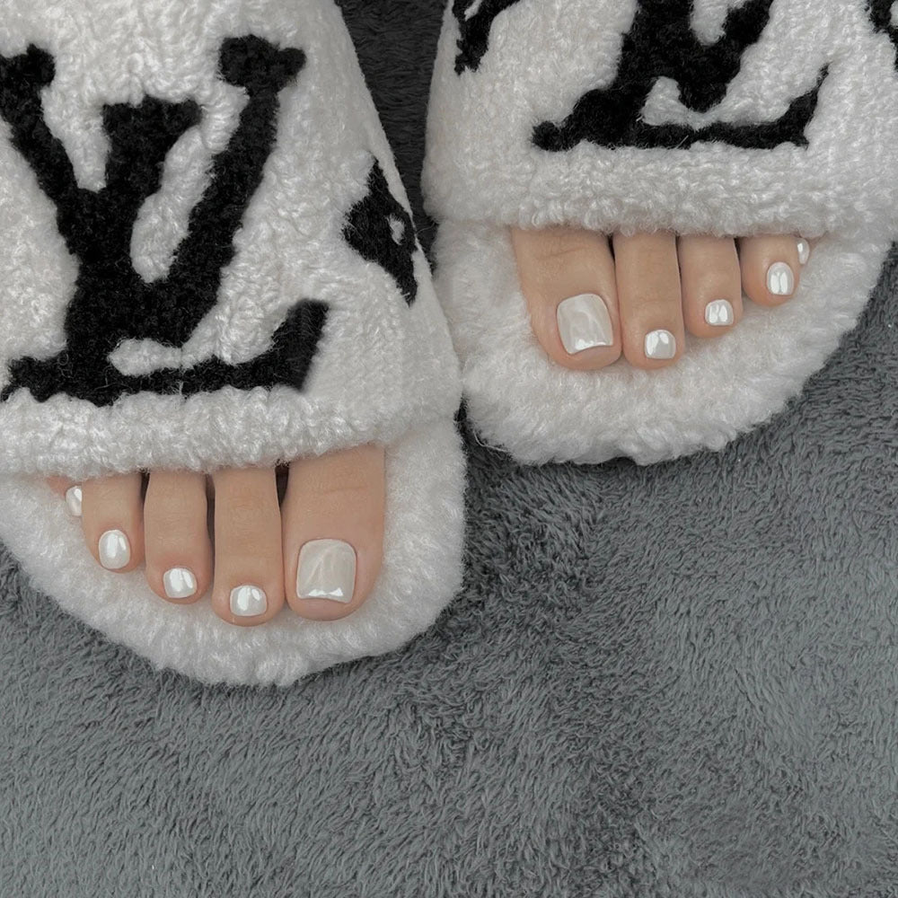 Plush Comfort Slide Slippers Kalsten