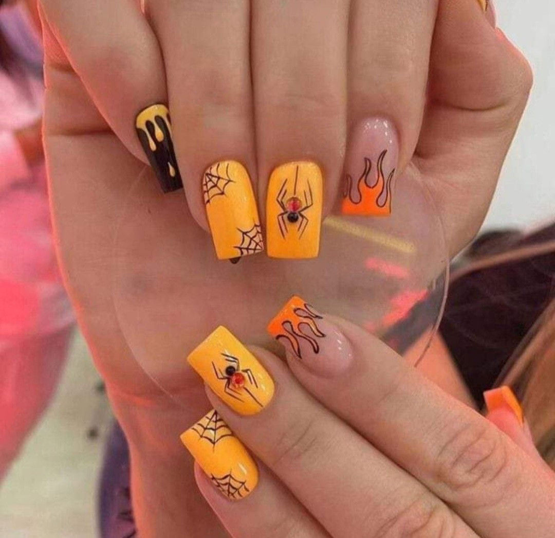 Creative Halloween-Themed Nail Art Kit  1790957681