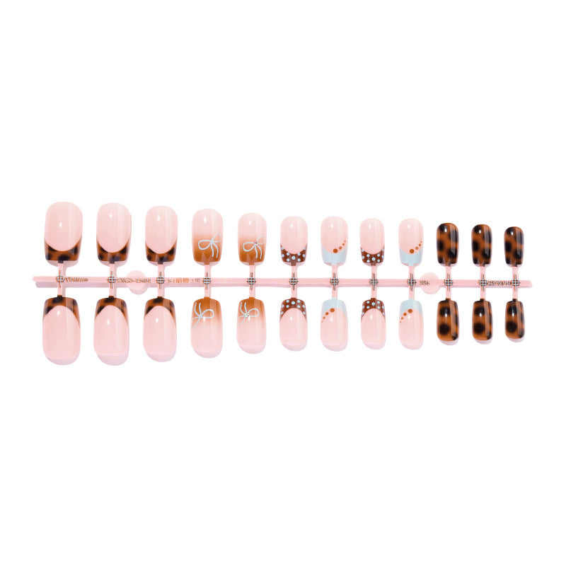 Stylish Decorative Press-On Nail Set with Trendy Patterns Kalsten
