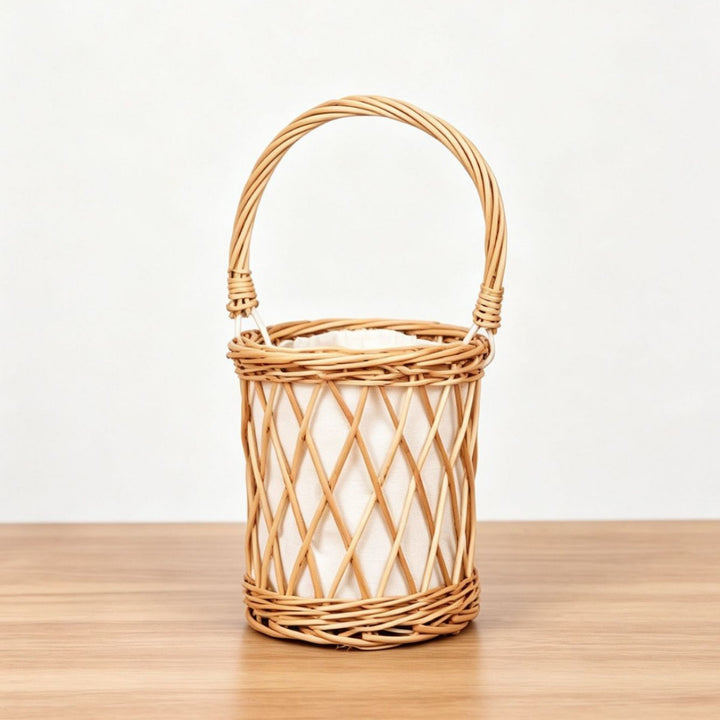 Handcrafted willow basket with cotton lining Kalsten