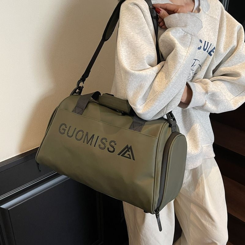Sporty travel bag with many organizational pockets Kalsten