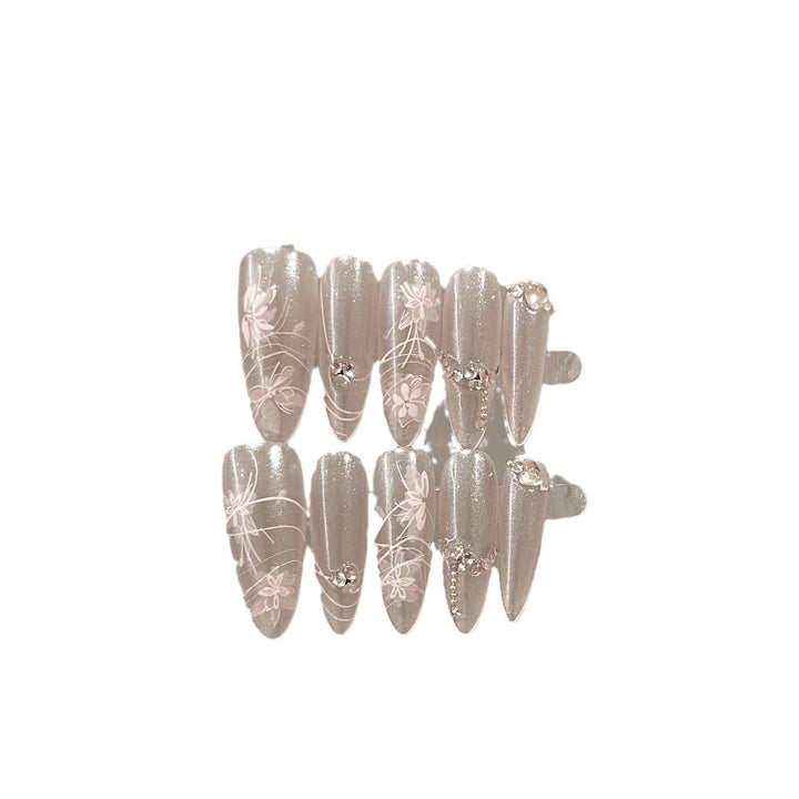 Elegant Floral Pattern Press-On Nail Set