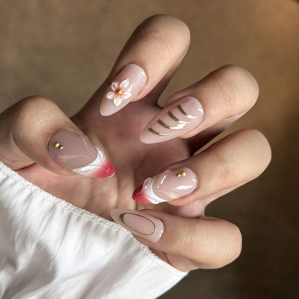 Elegant Floral and Gold Accent Press-On Nail Set Kalsten