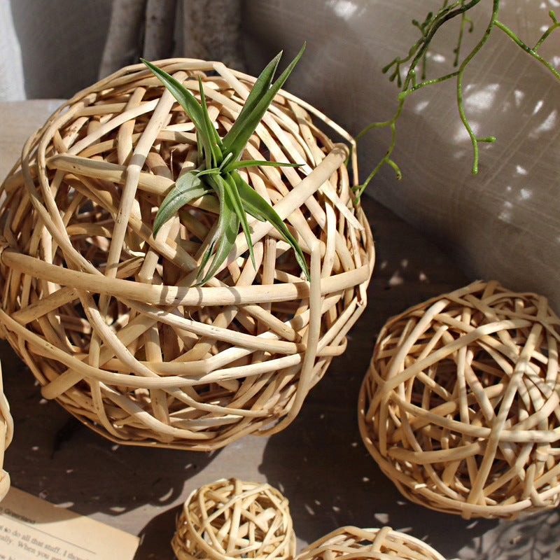 Decorative natural material decor ball Kalsten