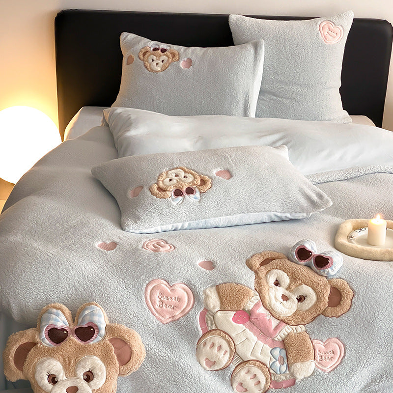 Cozy bedding set with appliquéd plush teddy bears and sherpa surface