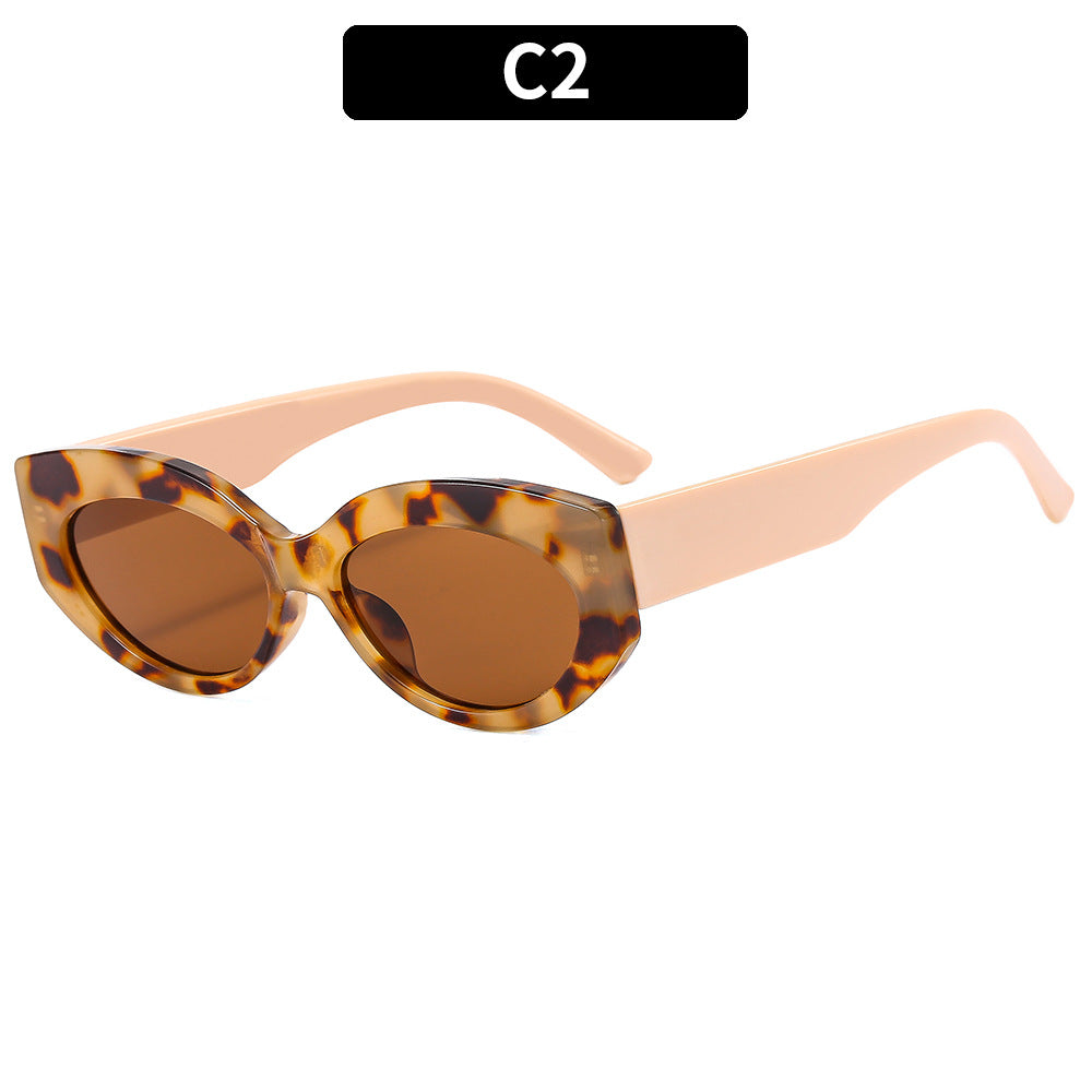 Fashion-Forward Cat-Eye Sunglasses  1787663693