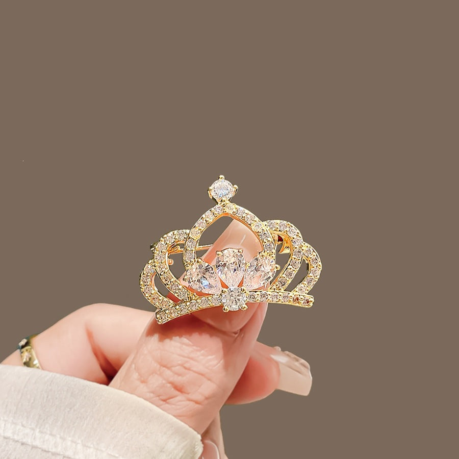 Glittering Crown Brooch Kalsten