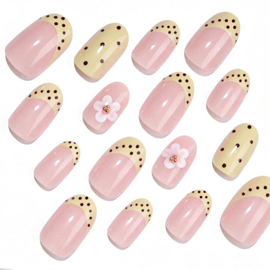 Artificial nail set with a cheerful floral design and elegant accents Kalsten