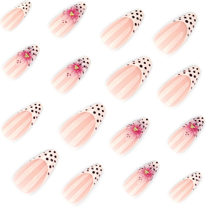 Artificial nail art with floral accents Kalsten