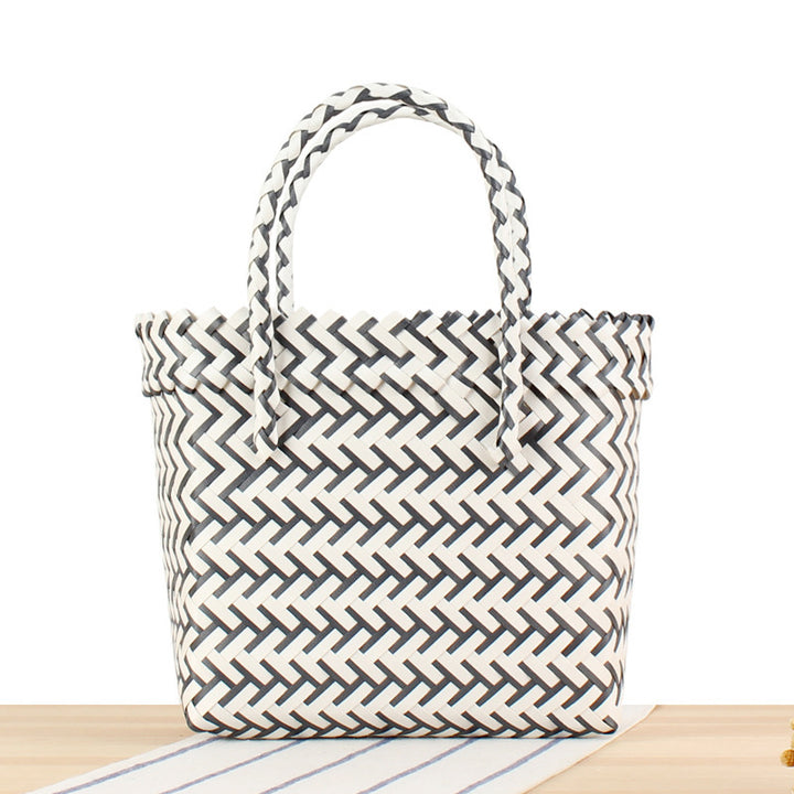 Practical shoulder bag with geometric pattern Kalsten