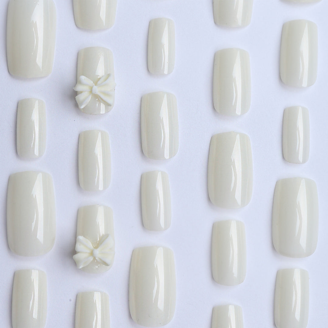 Artificial Fingernails with Elegant 3D Bow Design Kalsten