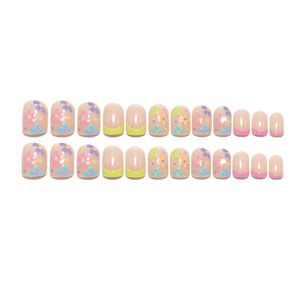 Artificial nails with playful floral design Kalsten