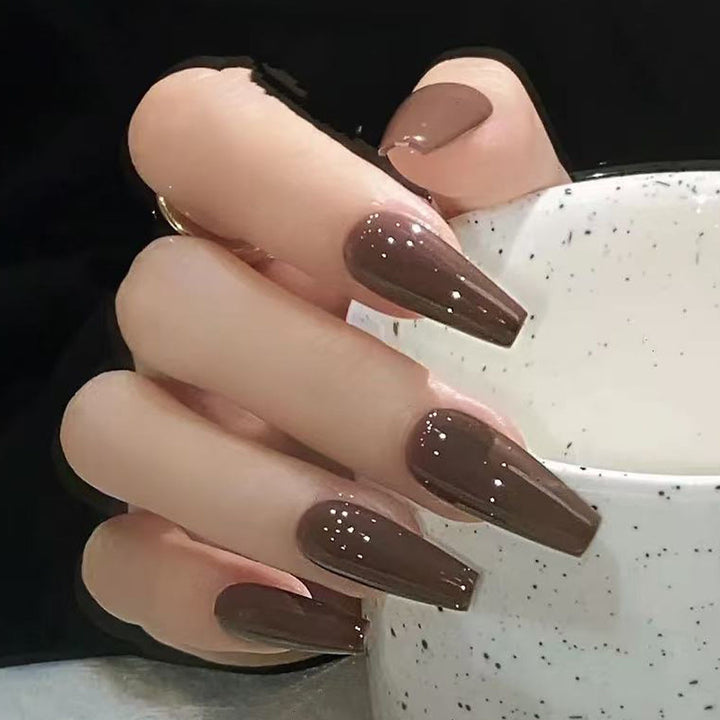 Artificial nails in elegant high gloss with stiletto shape Kalsten