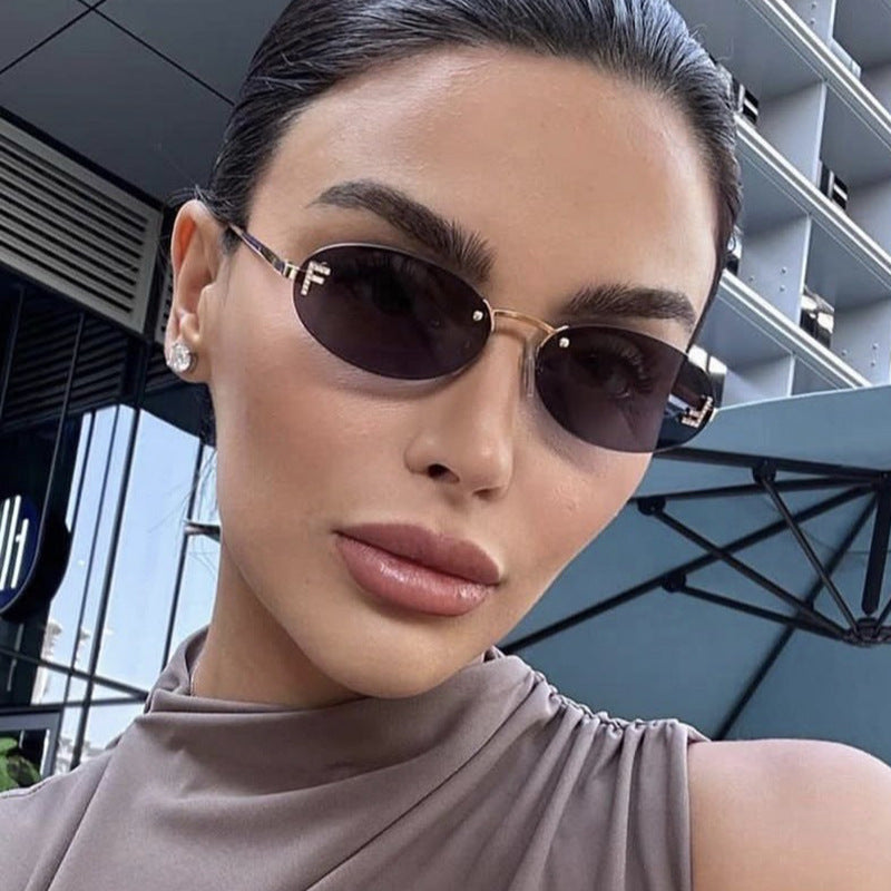 Women's fashionable sunglasses with elegant mirrored lens front and delicate metal frame Kalsten
