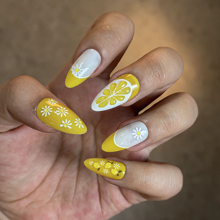 Floral Patterned Press-On Nail Set Kalsten